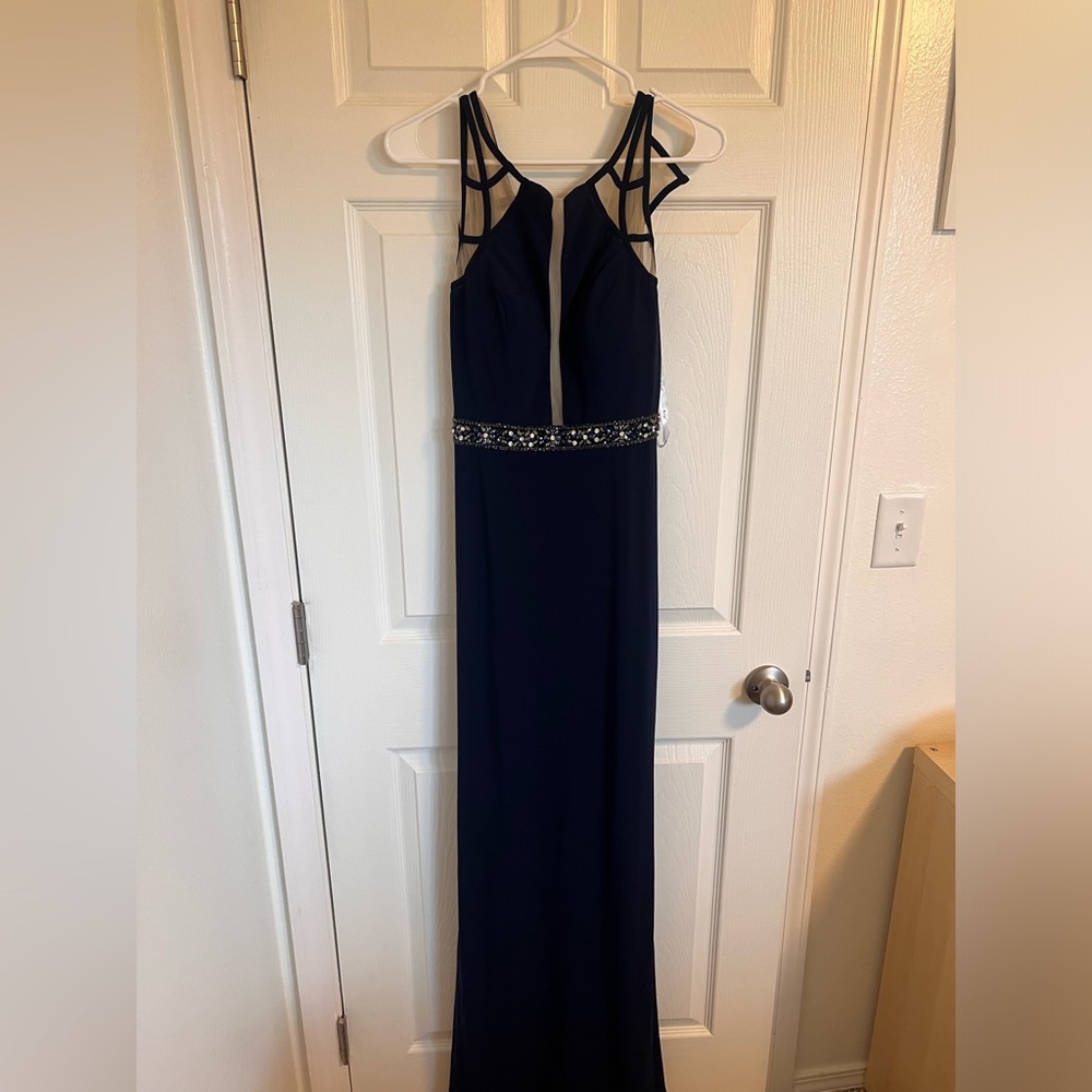 Mac Duggal size 6